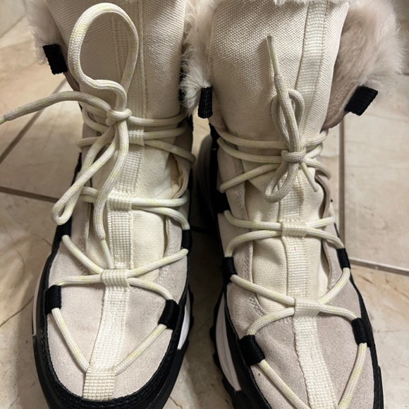 SOREL ONA™ RMX Glacy Plus Women's Waterproof Boot - Picture 3 of 14